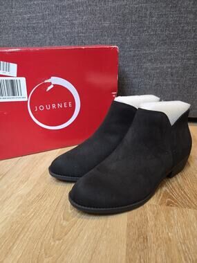 Journee Collection Livvy Womens 9.5M Black Faux Suede Ankle Booties New Box